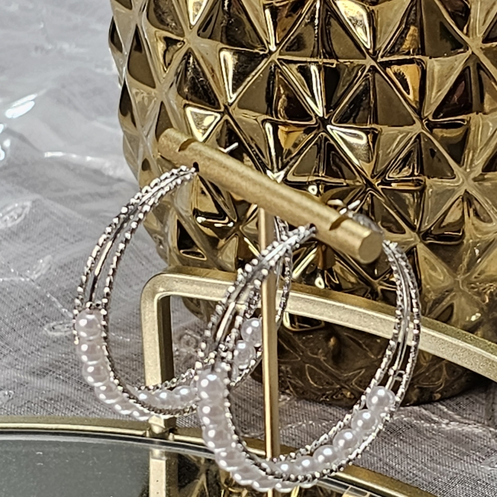 HOOP PEARL'S EARRING - Picture 2 of 2